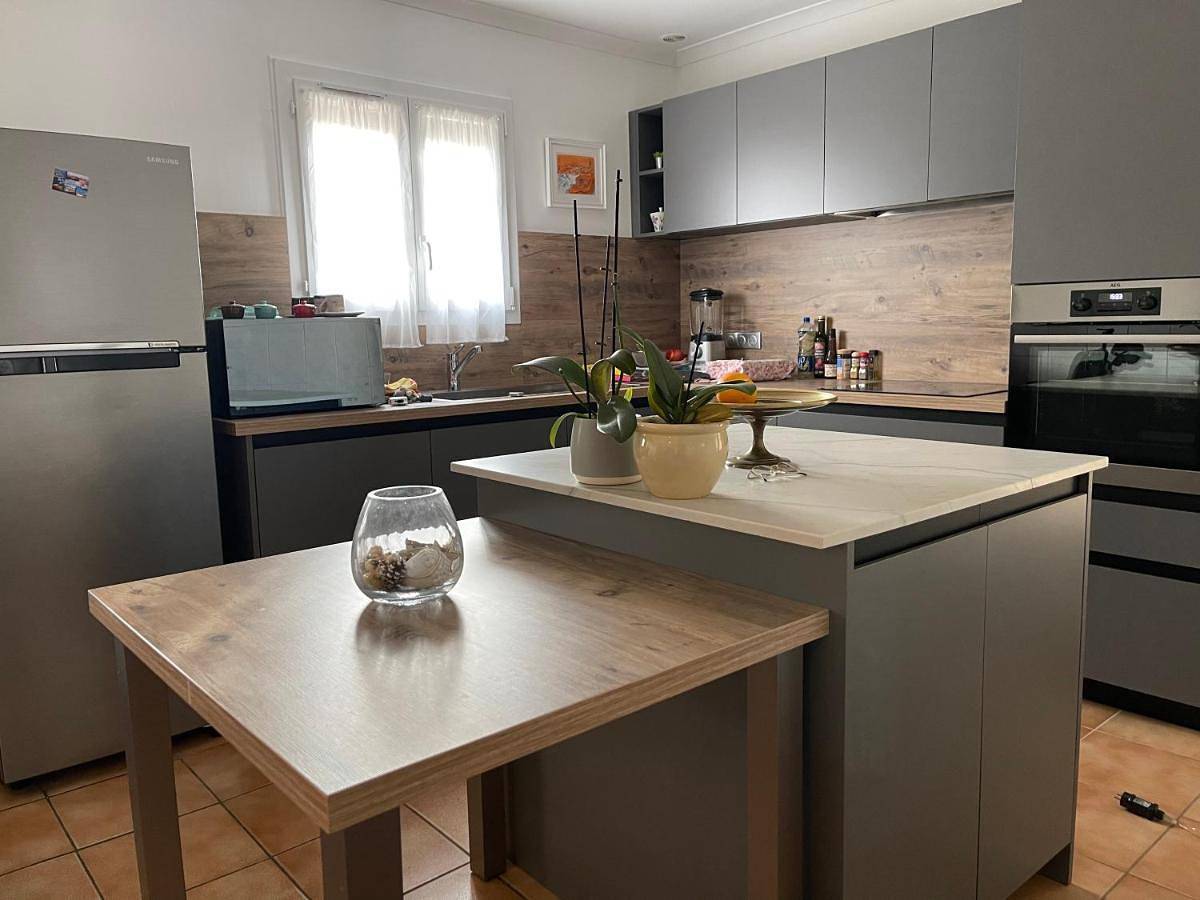 Confortable villa de vacances entre Nîmes, le Pont du Gard, Uzès, Arles, Avignon in Marguerittes, Région de Nîmes