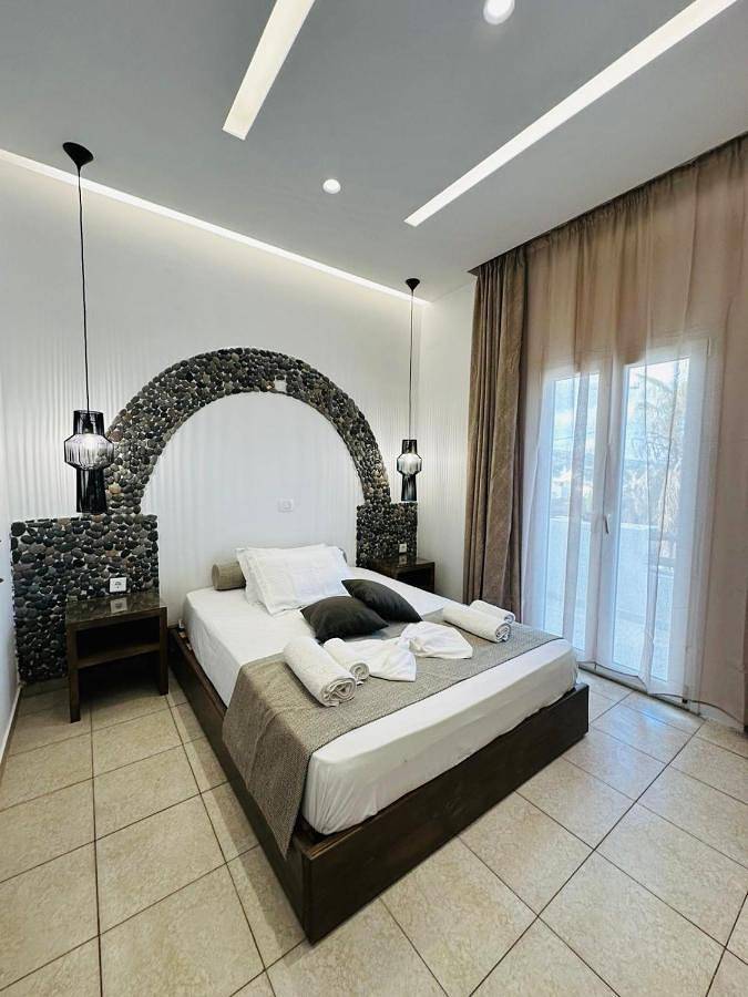 Villa Livadaros in Karterados, Santorini