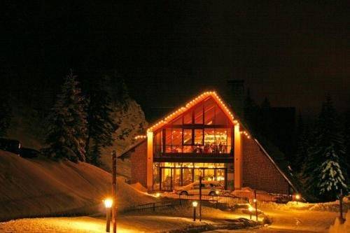 Special Offer - Double or Twin Room with New Year's Package in Špindlerův Mlýn, Trautenau regio
