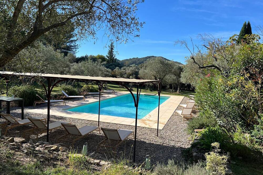Superb 18th century farmhouse ideally located between Saint Remy and Avignon in Boulbon, Arles und Umgebung