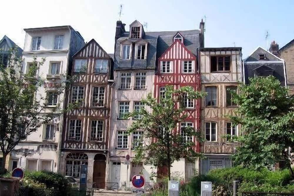 Ganze Wohnung, Attraktive Normandie Ferienhaus in ländlicher Umgebung und doch nicht weit von allen Annehmlichkeiten. in Saint-Paër, Rouen und Umgebung