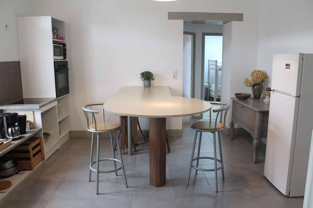 Cauroy Les Hermonville: Gite Spacieux Totalement Renove Et Equipe in Cauroy-lès-Hermonville, Marne