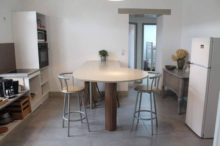 Gîte pour 11 personnes, avec jardin, animaux acceptés