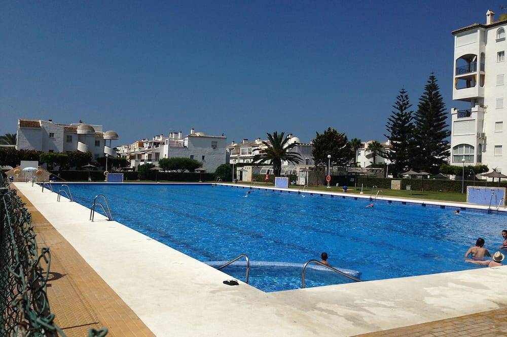 Apartamento entero, Lujoso apartamento de 3 dormitorios, en primera línea de mar, capacidad para 6 personas in Torrox Costa, Torrox
