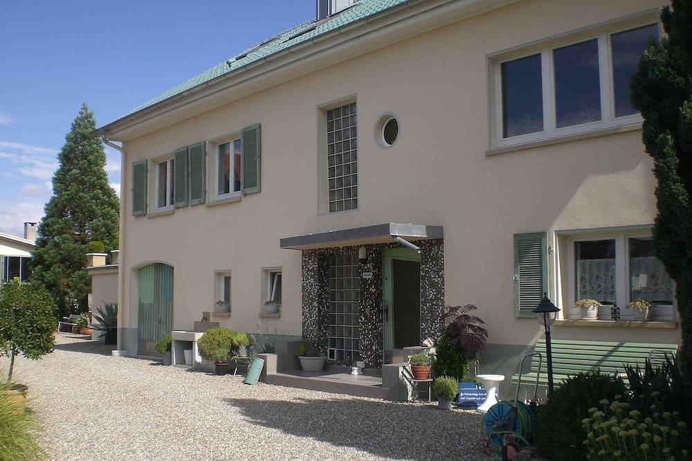 Entire apartment, Ferienwohnung/app. für 2 Gäste mit 45m² in Bad Krozingen in Tunsel, Bad Krozingen