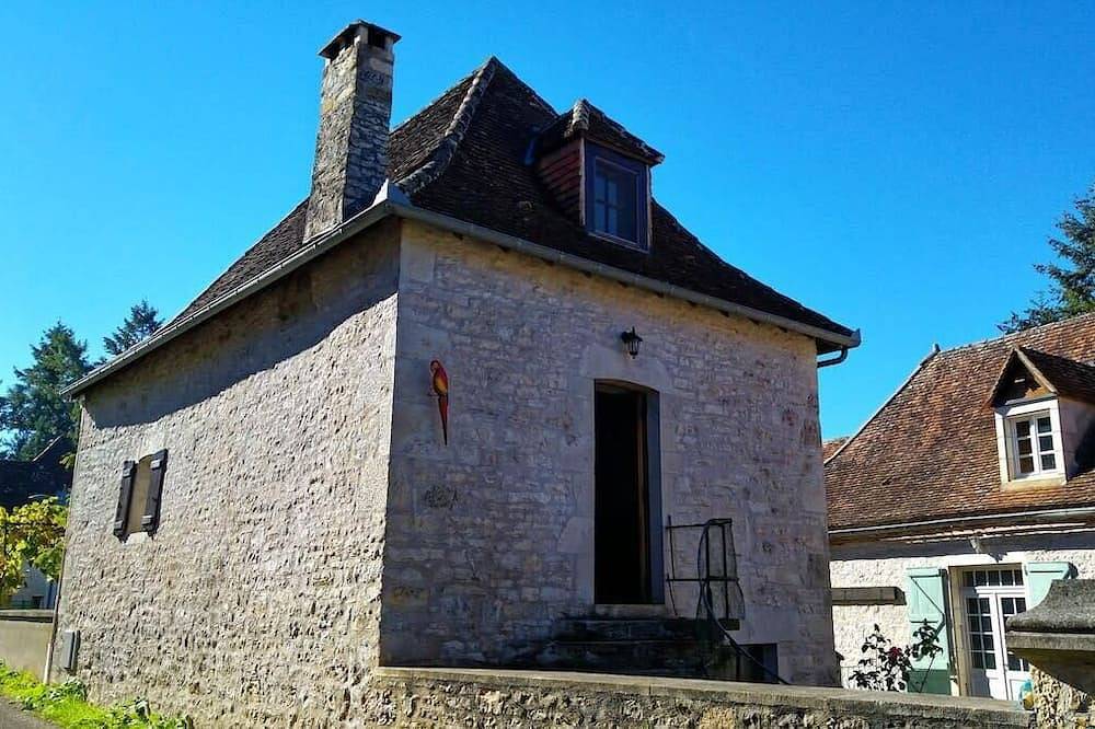 La Maison au Perroquet, village typique en pierre in Floirac (Lot), Quercy