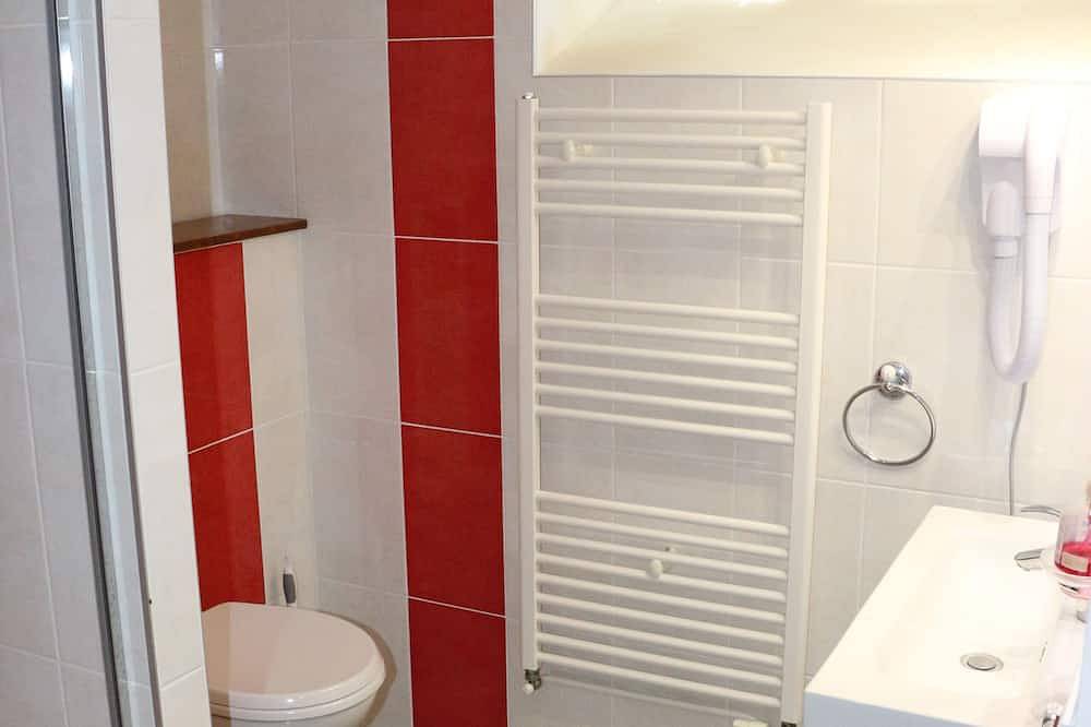 Appartement entier, Gite du Picot, calme et reposant, grand jardin. in Marçay, Vienne (France)