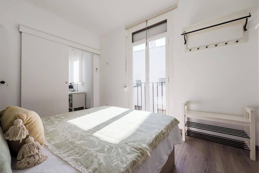 Ganze Wohnung, Apartment 2 in Ronda Sant Pau in Barcelona Zentrum, Barcelona