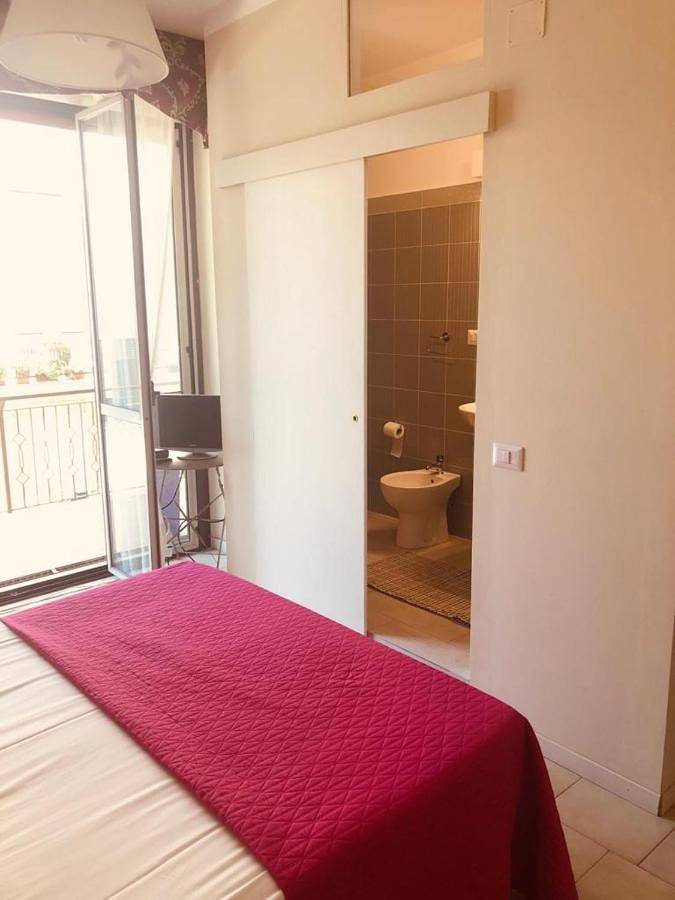 Chambre d’hôte pour 3 personnes, avec balcon, animaux acceptés à Villa San Giovanni - 2