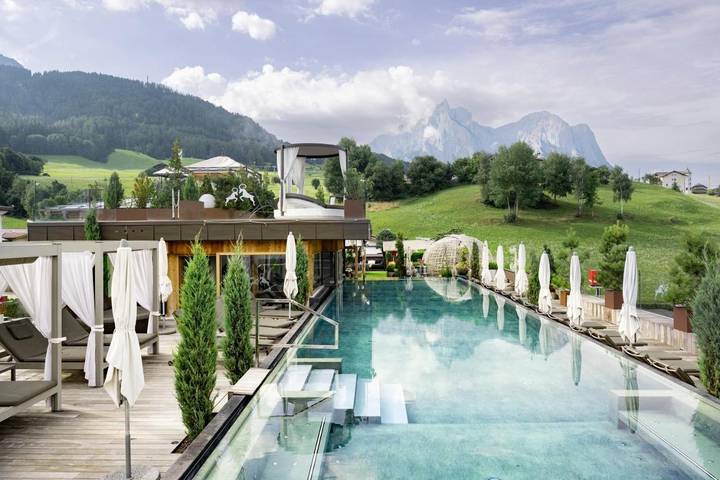 Hotel für 4 Personen, mit Sauna und Whirlpool sowie Garten und Pool, mit Haustier - 1