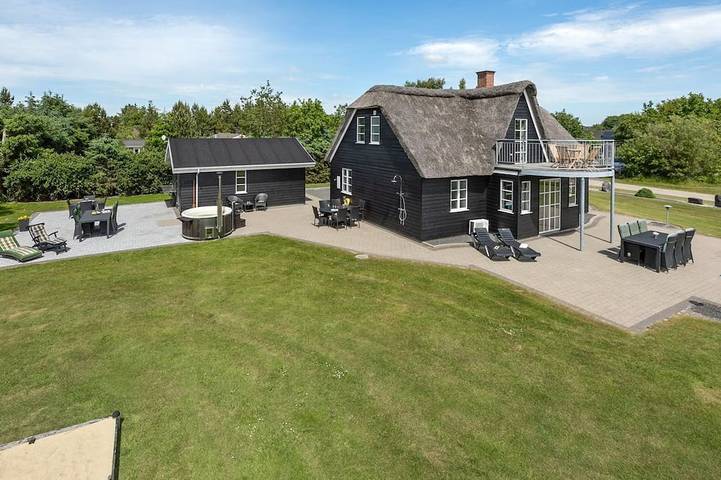 Ferienhaus für 8 Personen, mit Sauna und Whirlpool sowie Balkon, mit Haustier in Stauning