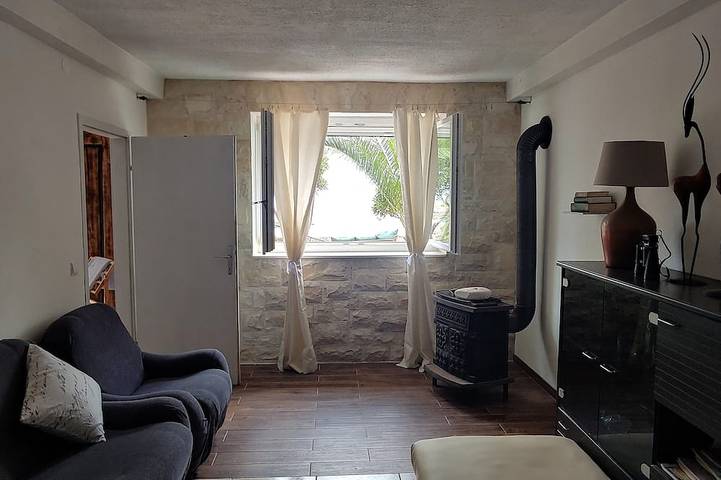 Ganze Wohnung, Studio Appartement am Strand Stomorska, Solta in Necujam, Solta