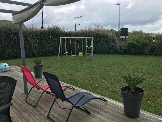 Location de vacances pour 11 personnes, avec terrasse à Changé - 3