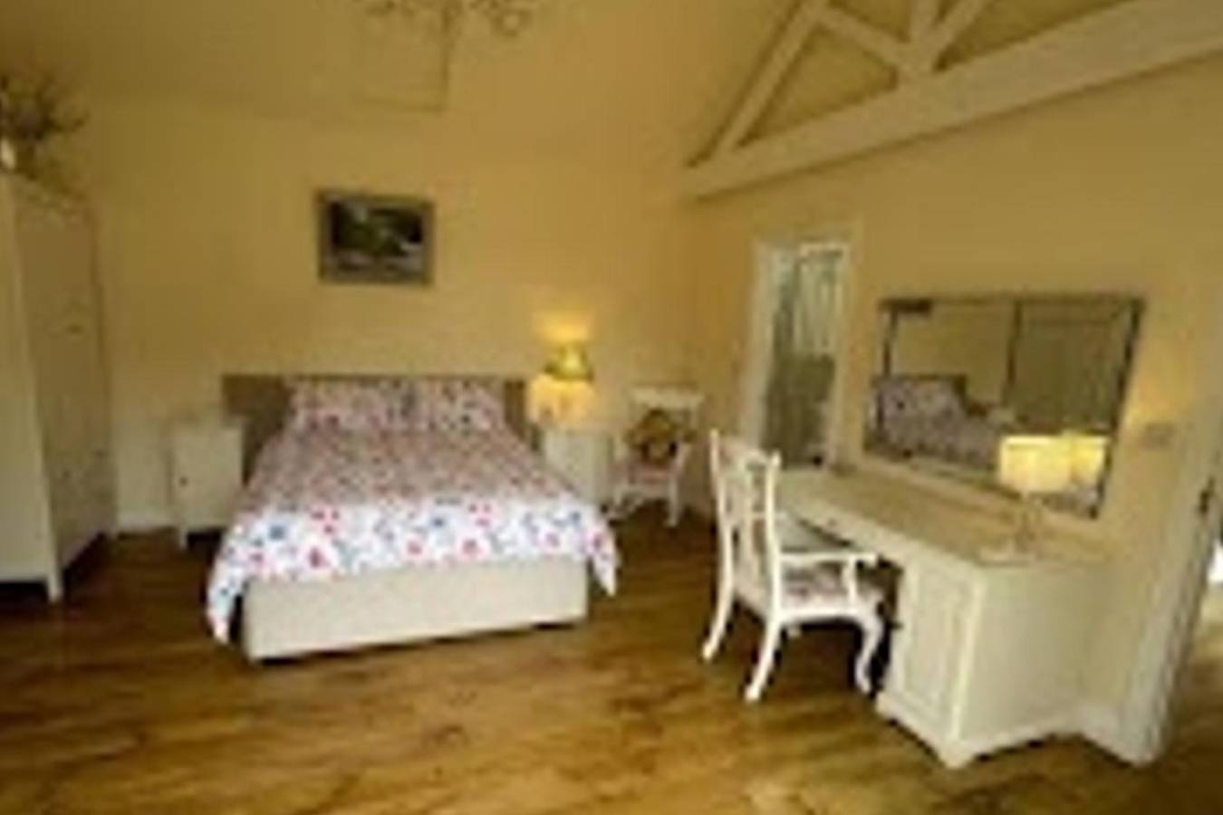 2 Bed Barn Sleeps 4 with Enclosed Garden in Kettering, Northamptonshire