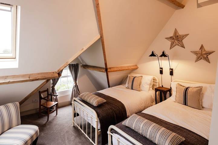 Cottage de luxe en bord de mer / parcours de golf, port, 5 chambres, parking, jardin, animal de compagnie in Whitby, Parc national des North York Moors