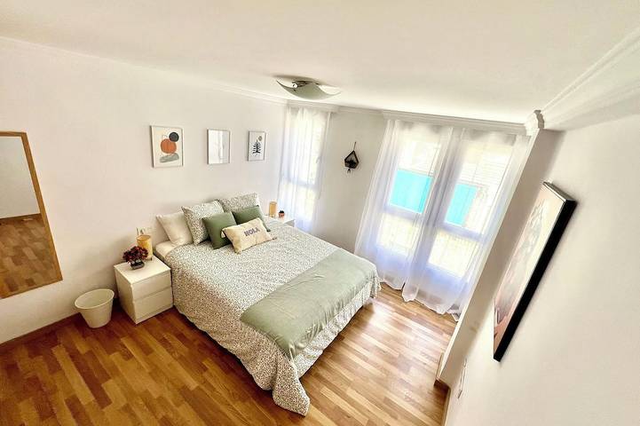 Ganze Wohnung, Charming 2-bedroom apartment with Ac, Wifi in lovely Granada in Genil, Granada