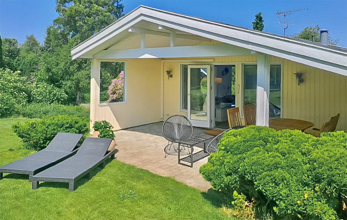 Feriehus for 4 personer med hage in Udsholt Strand, Kattegatkysten