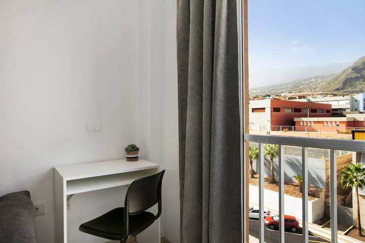 Vacation Home 'El Pisito De Momo' with Mountain View, Shared Pool and Wi-Fi in Punta Larga, Candelaria