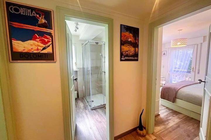Appartamento intero, Luminoso appartamento a Cortina, 2°piano, posto auto, free Wifi, animali ammessi in Cortina d'Ampezzo e dintorni, Dolomiti Superski