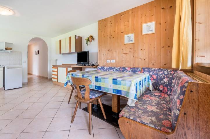 Ganze Wohnung, Ferienwohnung "Ciasa La Palsa App 1" mit Bergblick, Gemeinschaftsgarten & Wlan in San Vigilio di Marebbe, Enneberg