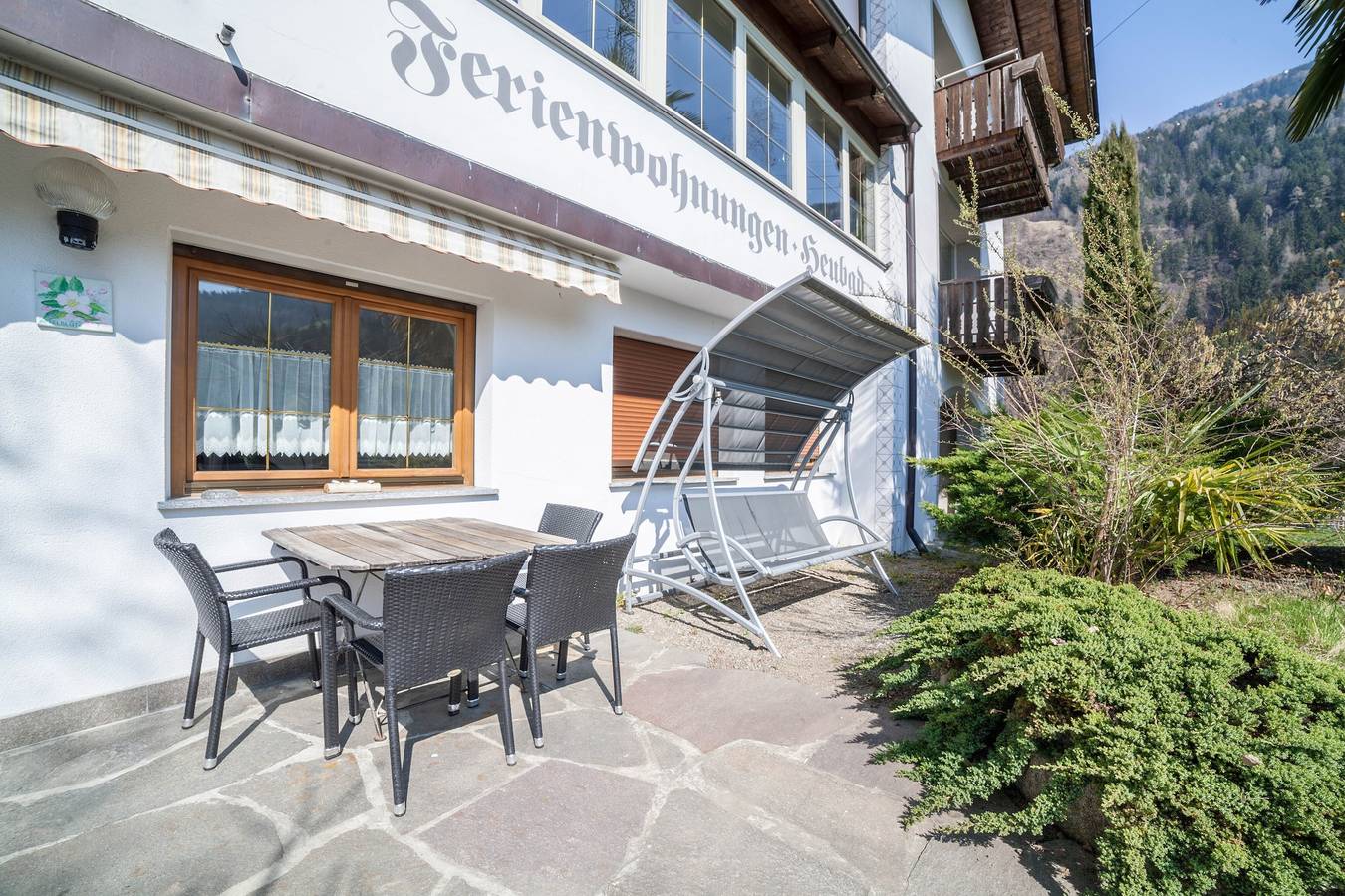 Entire apartment, Holiday Apartment 'Camping Passeier Apfelblüte' with Sauna, Mountain View, Garden & Wi-Fi in Saltaus, St. Martin in Passeier