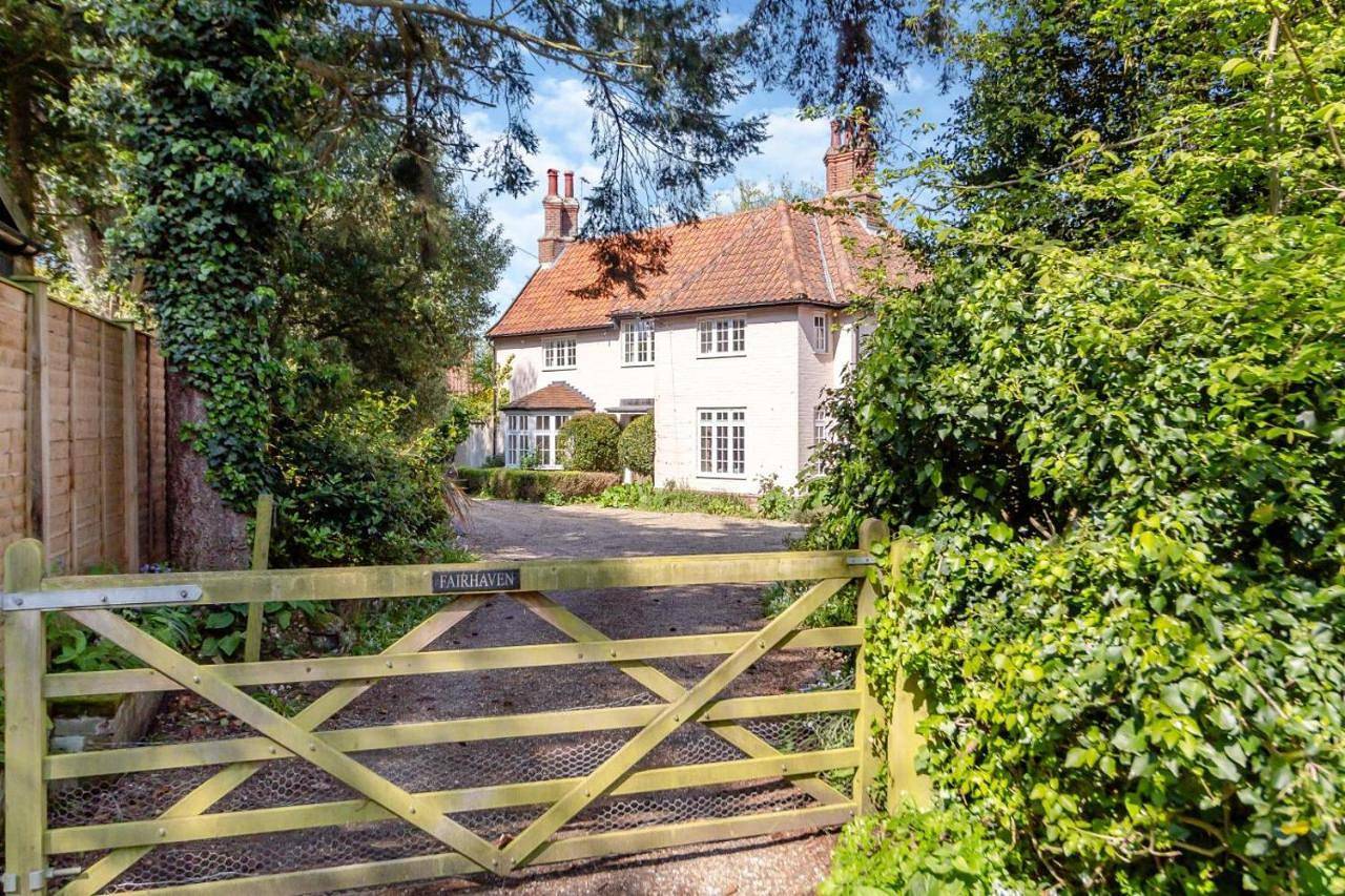 Five-Bedroom House in Walberswick, Sunrise Coast