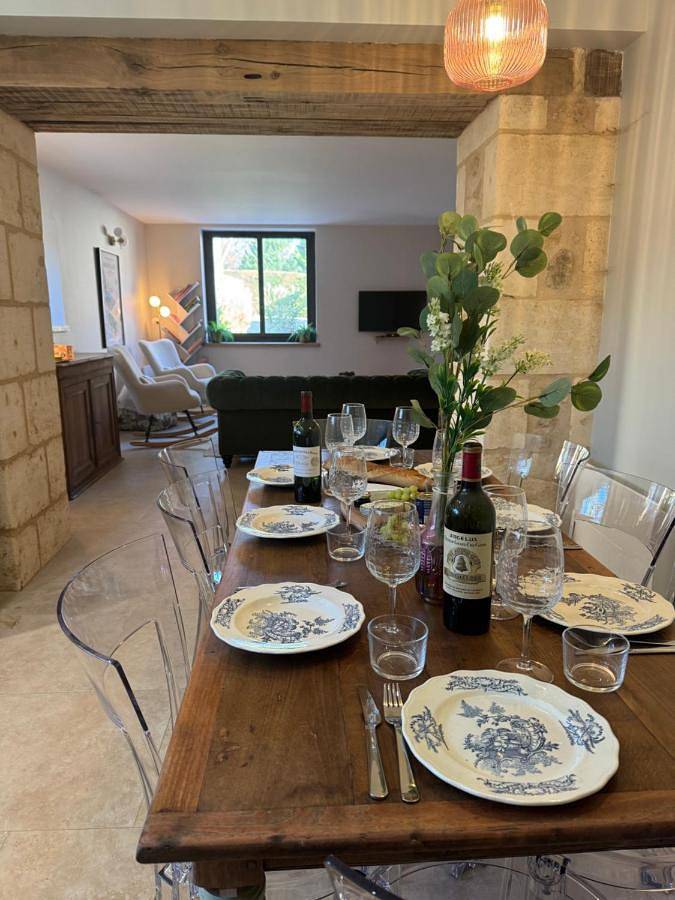 Location de vacances pour 8 personnes, avec jardin à Naujan-et-Postiac