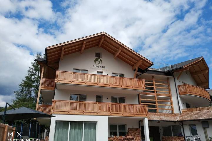 Ferienwohnung für 4 Personen, mit Garten und Whirlpool sowie Sauna und Balkon in San Vigilio di Marebbe