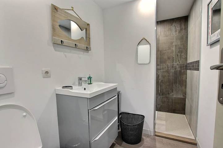 Appartement entier, L'Eclose - Ty Du, Studio cocoon avec terrasse au Guilvinec - étape Gr34 & Accueil Vélo in Guilvinec, Région de Quimper
