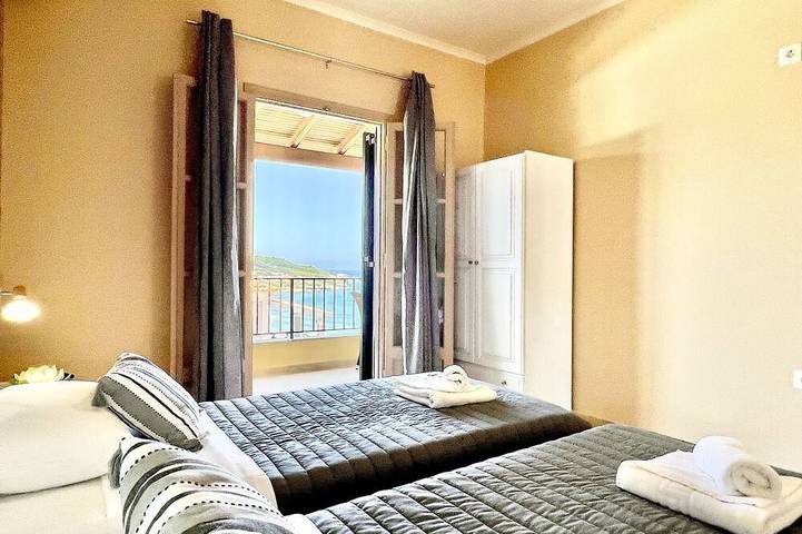 Beachfront Villa Bellevue in Agios Stefanos Avliotes, Arillas