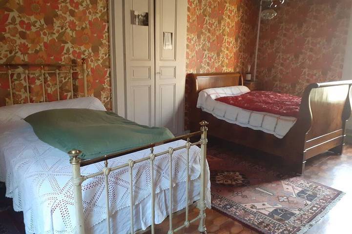 Location de vacances pour 13 personnes, avec jardin, animaux acceptés à Charlieu - 2