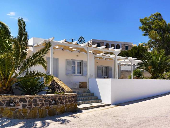 B&b per 3 persone, con Terrazza e Giardino nonché Panorama a Milo Grecia