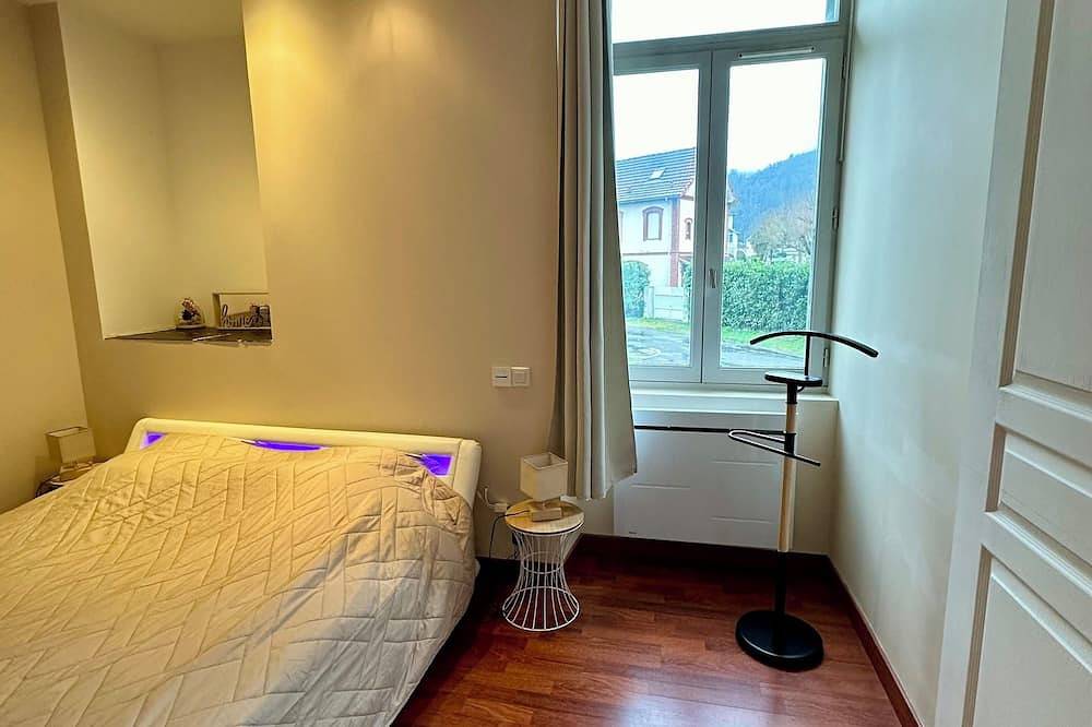 Entire apartment, Renovated apartment in spa area in Argelès-Gazost, French Pyrenees