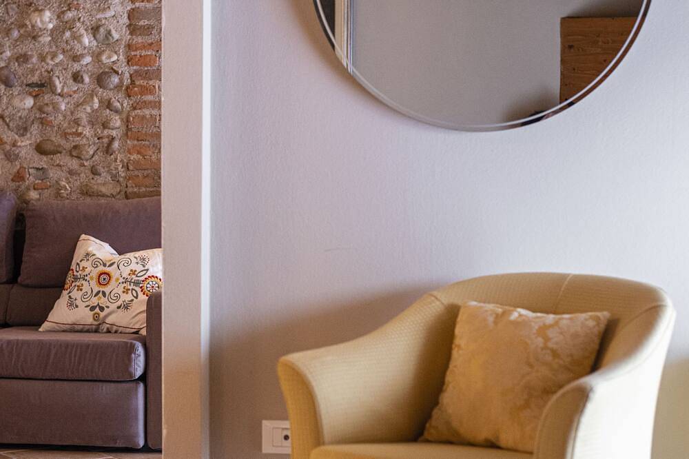 A B&B nestled in the nature of the Mincio Park. The ideal place to relax in Volta Mantovana, Mantua Province