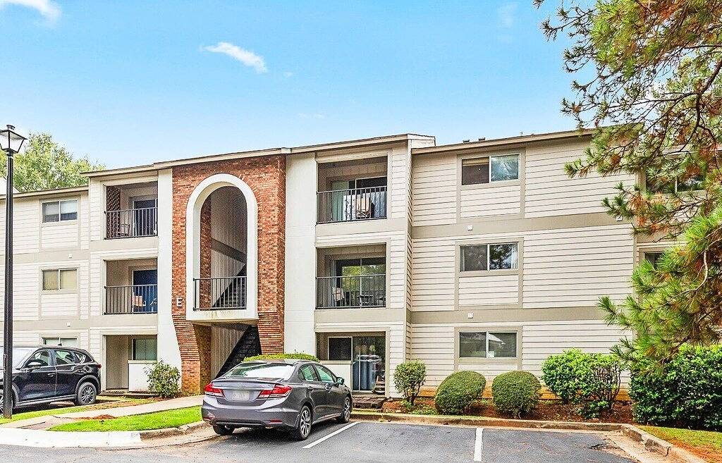 Ganze Wohnung, 601 N Gay Street - Spacious Apartment & Patio in Auburn (AL), Alabama