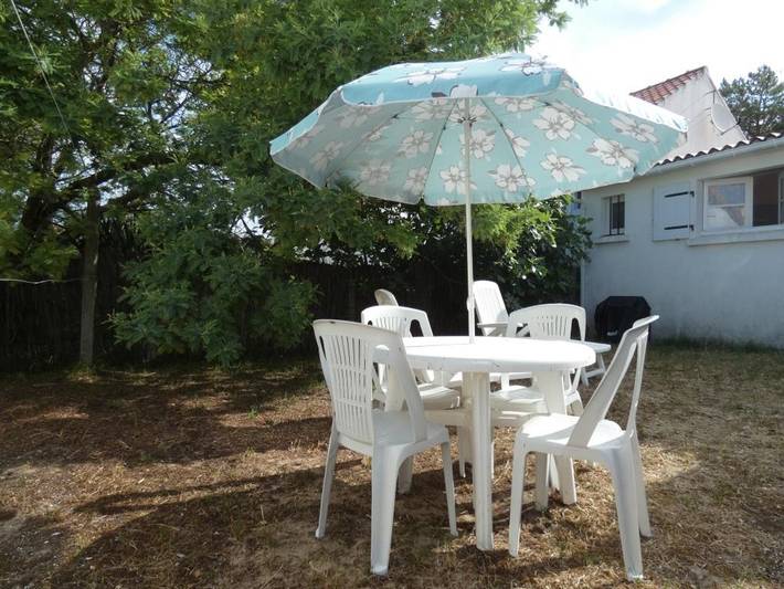 Ferienhaus für 4 Personen, mit Terrasse und Garten