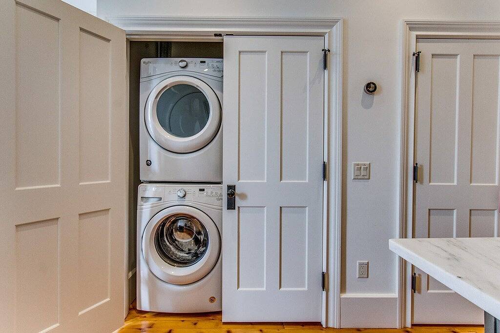 Ganze Wohnung, Sheridan House-Studio:upscale apartment on Main St in Penn Yan, Keuka Lake