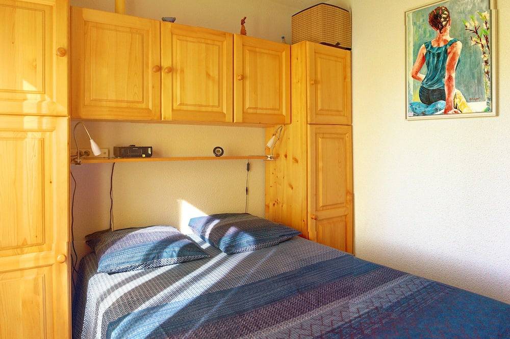 Entire apartment, Two rooms 200m from the cable car, parking, high-speed wifi, large terrace in Thollon-les-Mémises, Thonon-les-Bains region