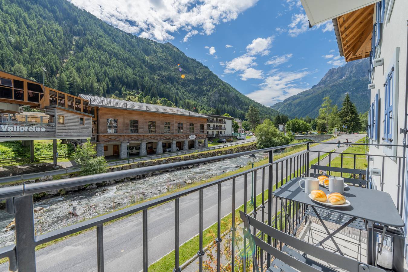 Ganze Wohnung, Wohnung mit Bergblick, Pool und Parkplatz in Vallorcine, Region Bonneville