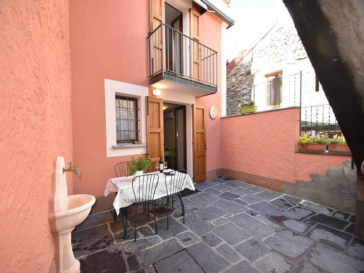 Ferienwohnung für 2 Personen, mit Balkon, kinderfreundlich in Trarego Viggiona - 2