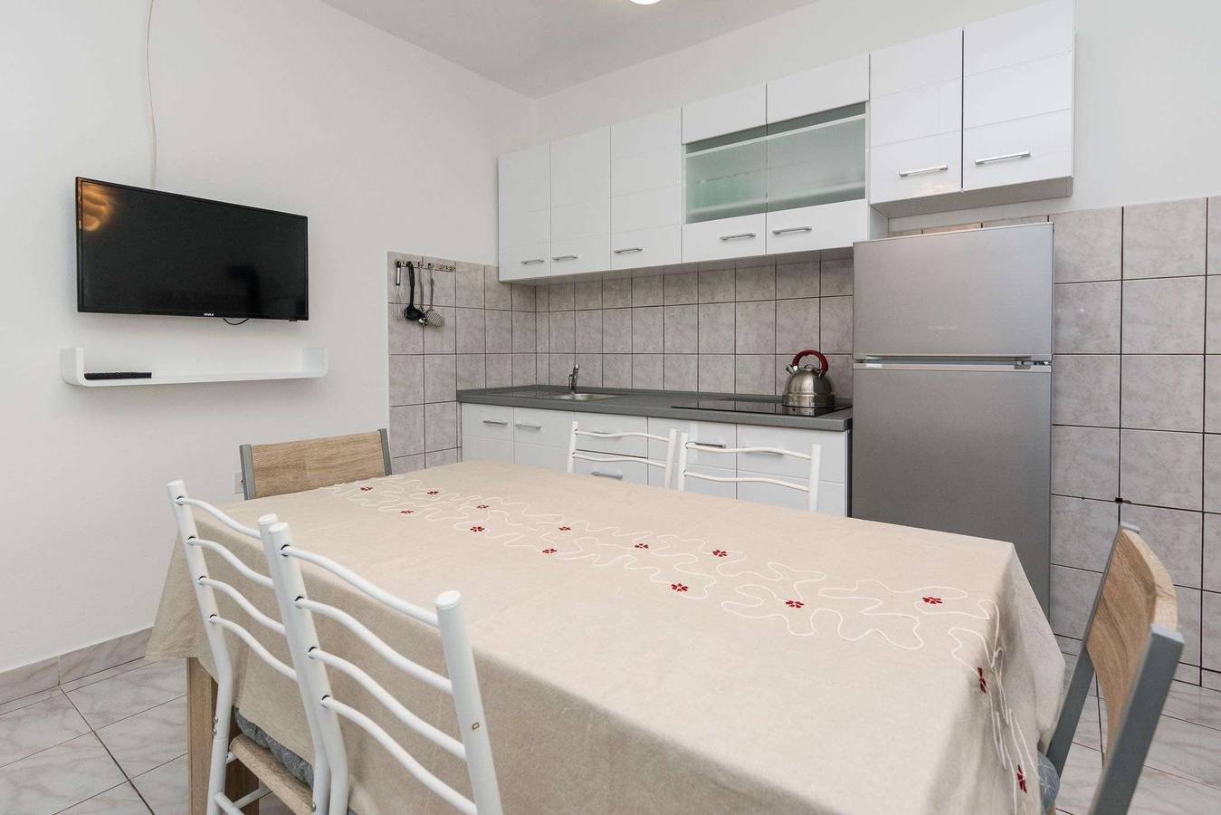 Ganze Wohnung, 3-Zimmer-Ferienwohnung mit Terrasse Bibinje, Zadar A-23089-a in Bibinje, Zadar