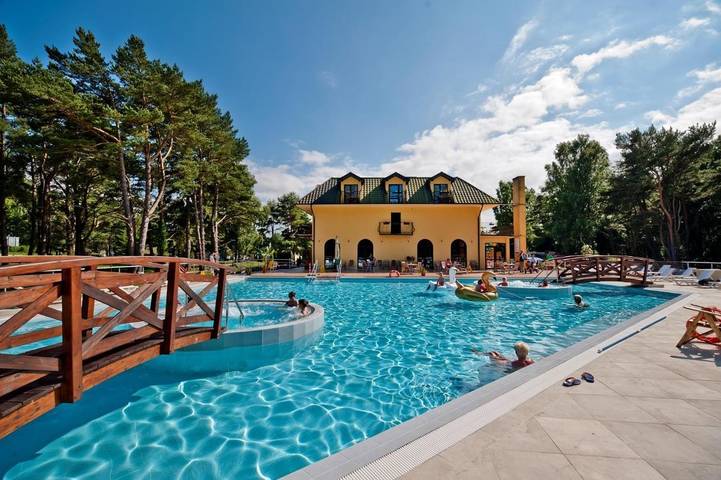 Ferienpark für 2 Personen, mit Balkon und Terrasse sowie Whirlpool und Garten