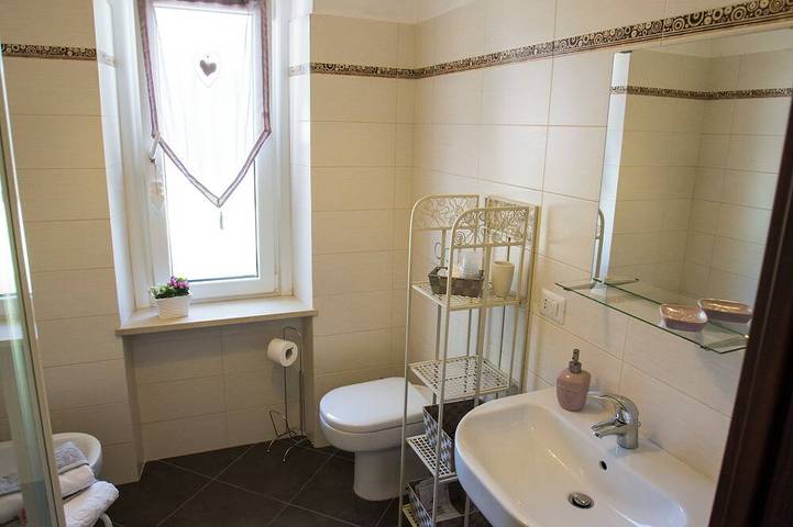 Nearby hospital, 10 minutes from Mondovi Piazza. Suitable for families. in Mondovì, Province de Coni