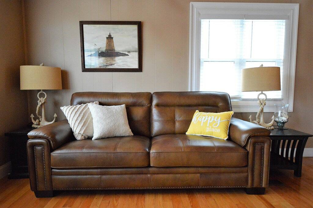 Seashell Cove-5 Minutes Walk to Water in Jamestown, Newport County