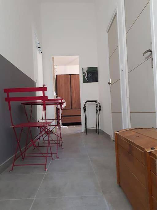 Appartement entier, Beau logis indépendant dans mas piscine 4 pers in Pujaut, Région de Nîmes