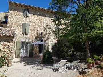Gîte pour 4 personnes, avec jardin, animaux acceptés à Sablet