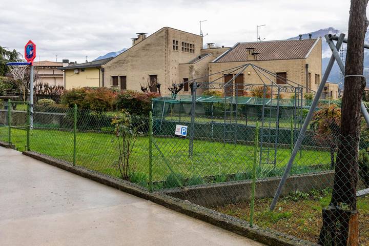 Apartamento entero, Apartamento de vacaciones para 4 personas con balcón/terraza in Costa Volpino, Lago Iseo