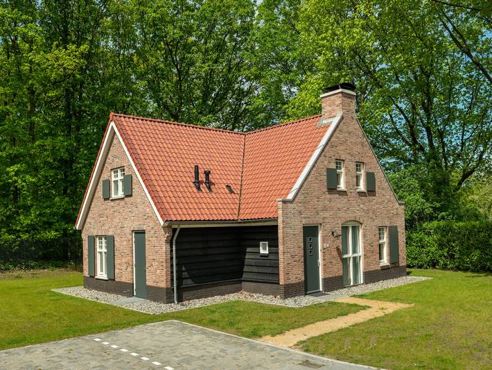 Ferienhaus für 8 Personen, mit Balkon/Terrasse und Terrasse