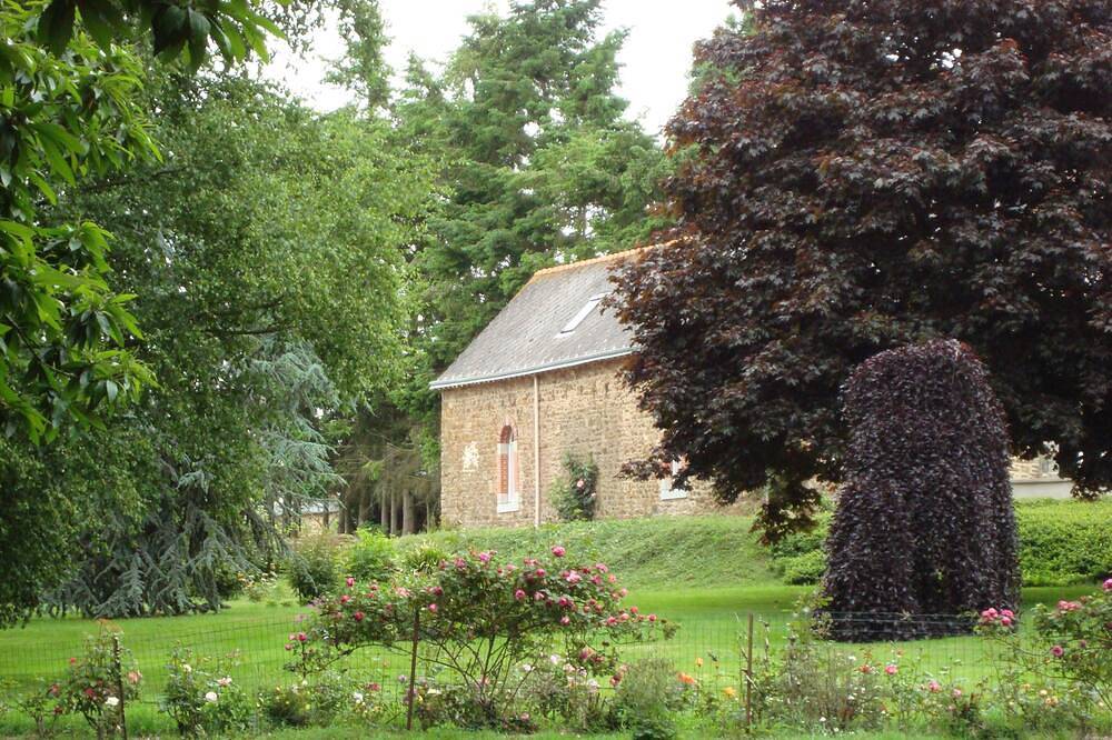 Gite Saisonnier De Vacances Les Hortensias in Plouagat, Région de Guingamp
