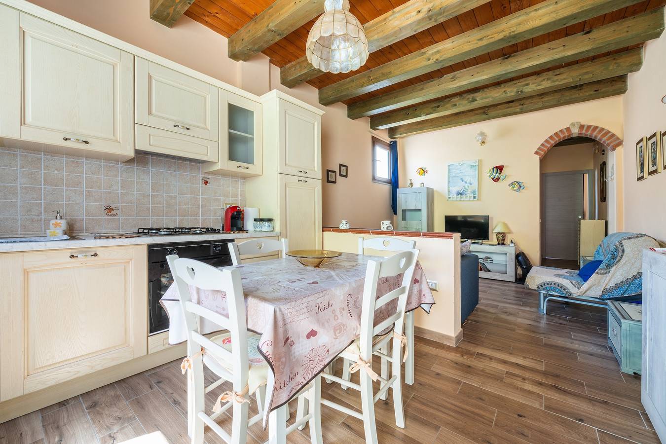 Ganze Wohnung, Ferienwohnung 'Da Giò, A Due Passi Dal Mare' mit privater Terrasse und Klimaanlage in Calasetta, Sant'Antioco